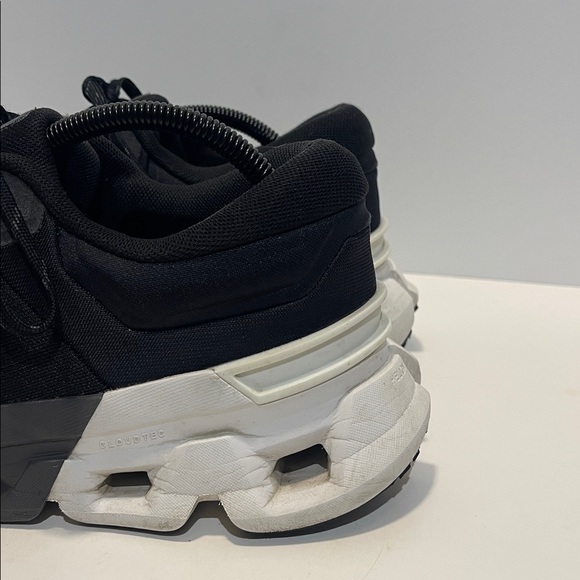 On Running Cloudflyer 5 Men’s Size 11 Black White Running Comfort Sneakers - Picture 3 of 12